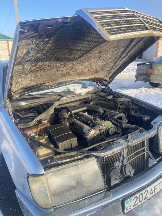 Продам мерс 124 2.8