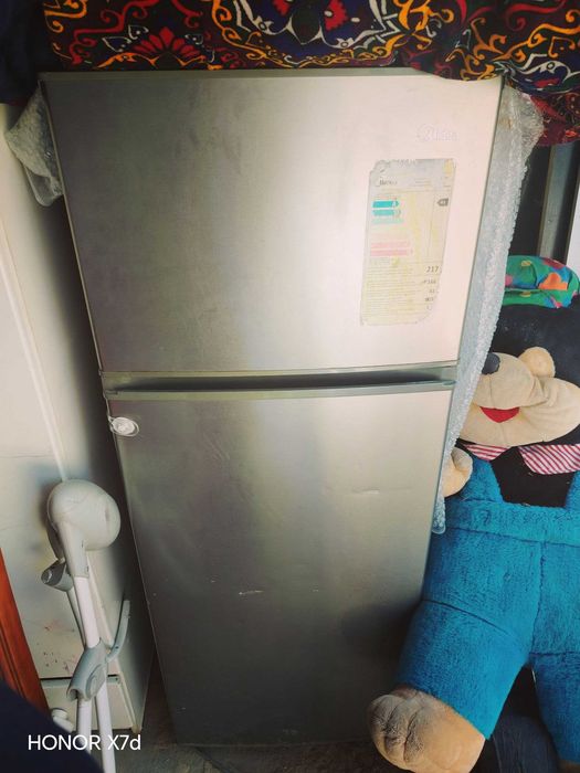 Kir moshina va holodilnik