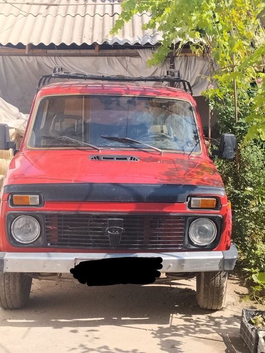 Vaz 2121 Niva sotiladi