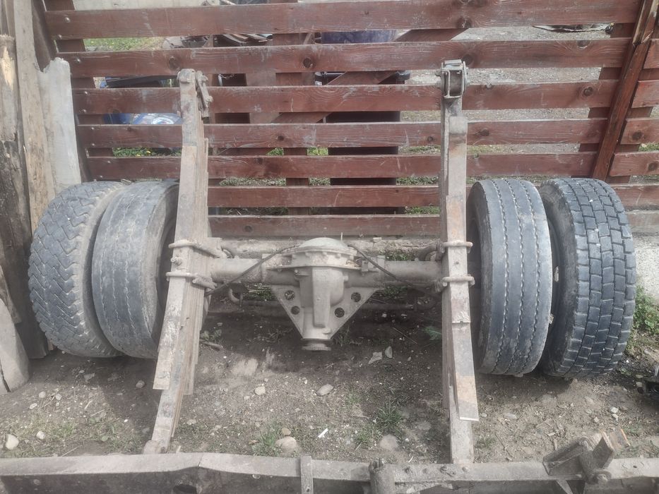 Vand punte IVECO de 7,5 tone cu arcuri si genti