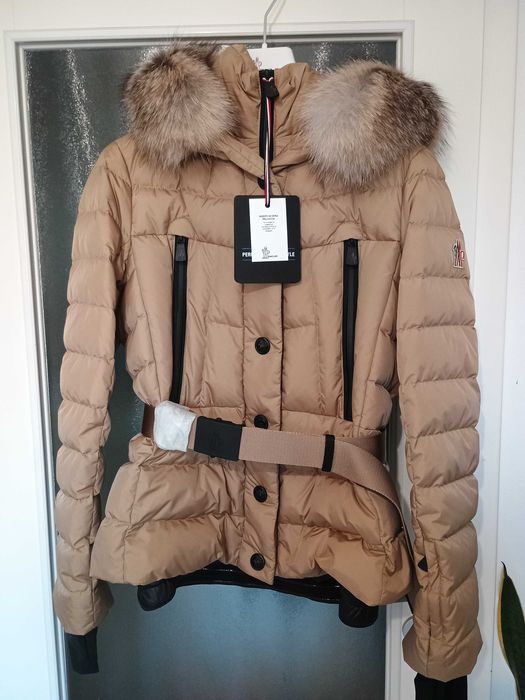 Geacă de iarnă Moncler originală pentru femei