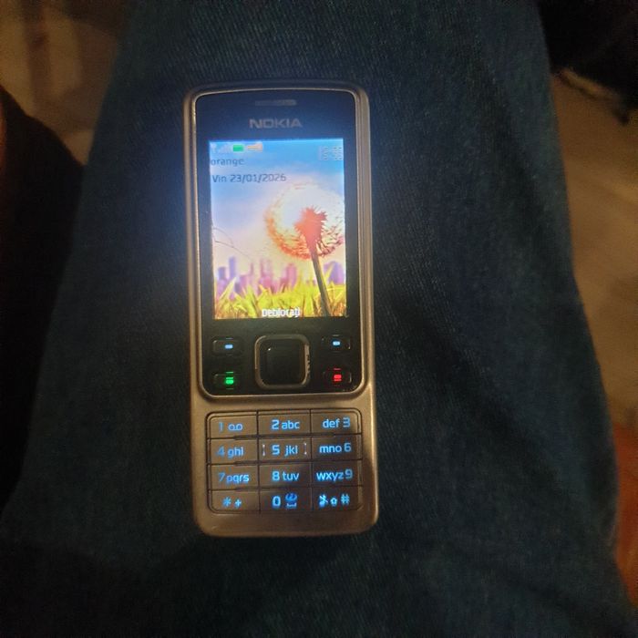 Vand Nokia 6300   telefonu funcționează perfect