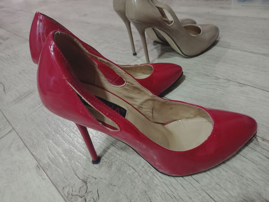 Продам лаковые туфли