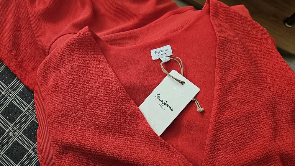 Нова ярко червена рокля Pepe Jeans размер S