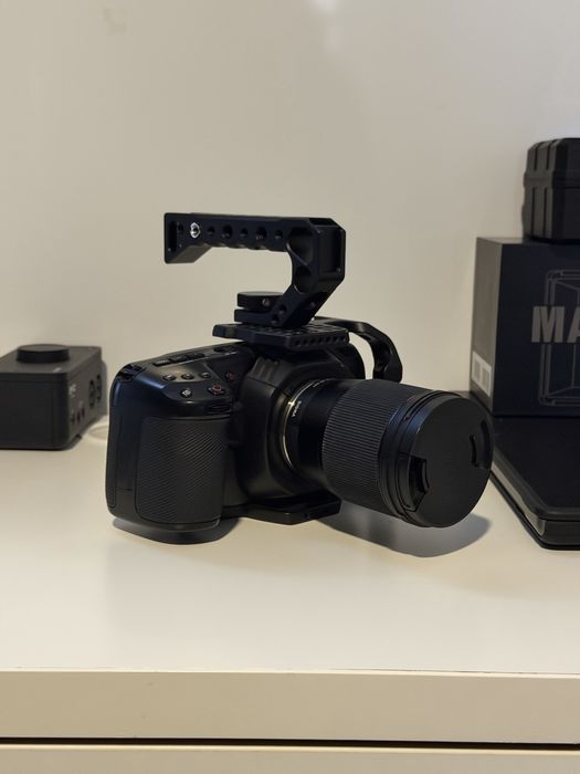 Kit Blackmagic Pocket Cinema Camera 4K + Sigma 16mm f/1.4 + Monitor Feelworld 568