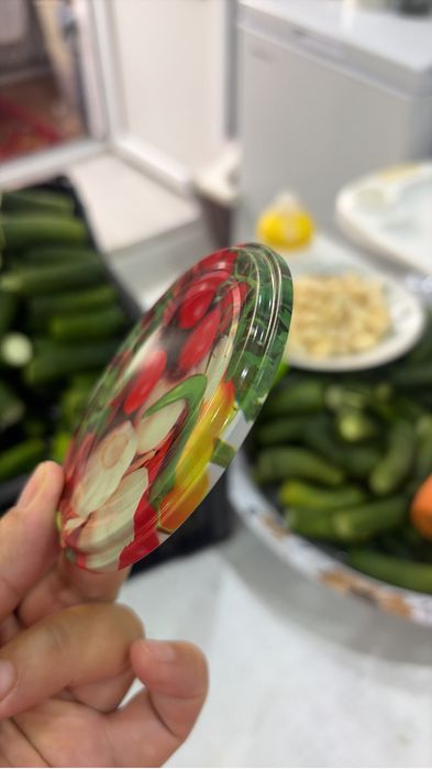 Продам солёные огурцы 2л - 2400тг