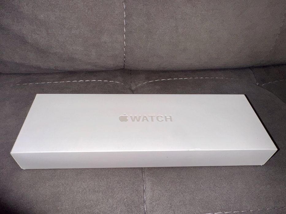 Apple Watch 10, GPS + Cellular, Gold Titanium Milanese Loop, 46 mm