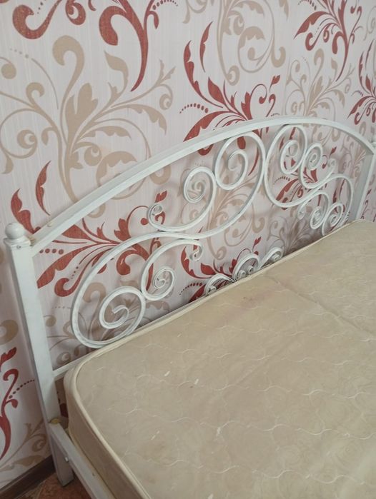 Продается кровать двуспальная