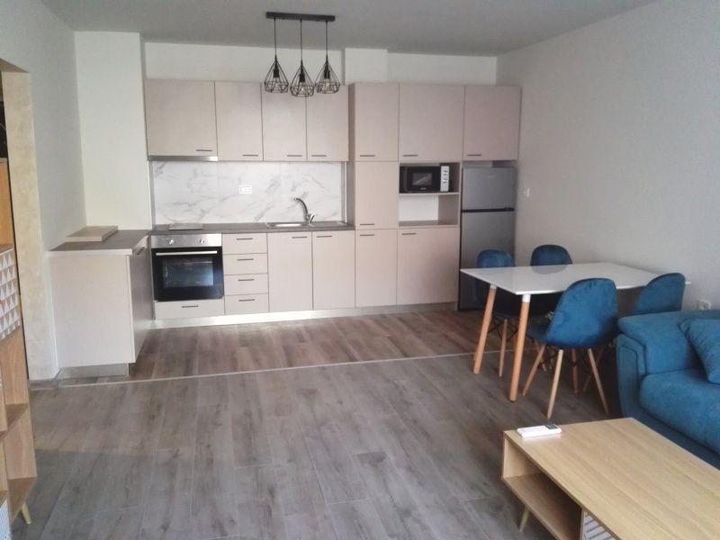 Двустаен нов в ЖК Тракия под наем