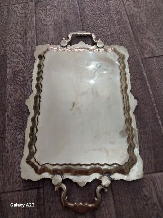 Продается винтажный поднос