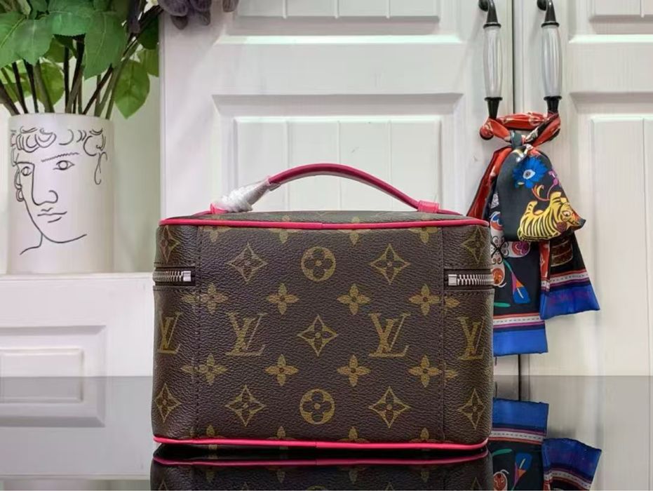 Косметичка LV Louis Vuittton Nice medium