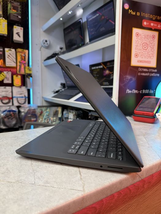 Ноутбук Lenovo V14-ADA