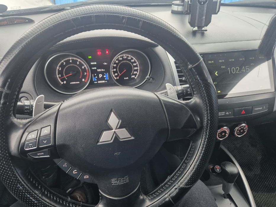 Продам mitsubishi outlander