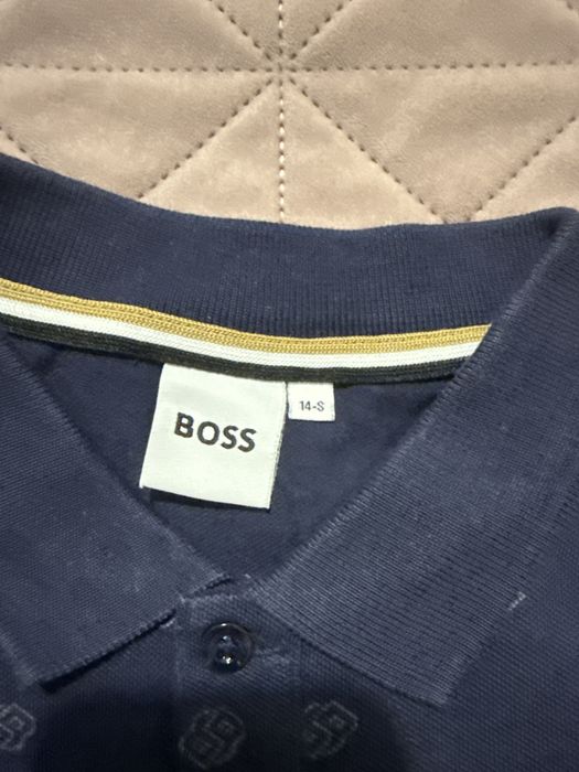 Тениски ЕА7  2 броя и на Boss с подарък