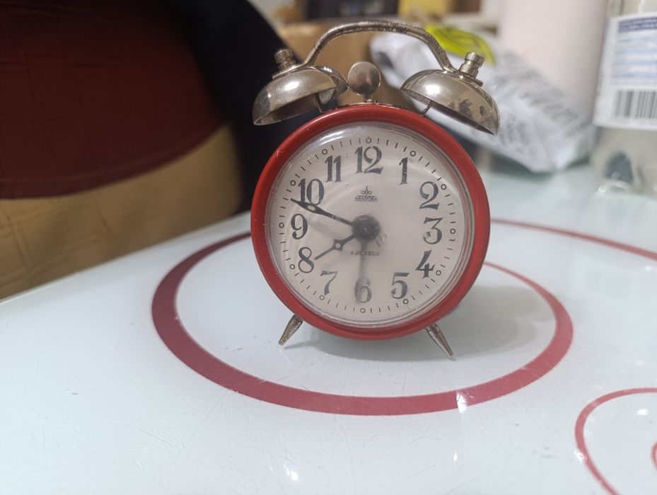 Ceas deșteptător ARADORA