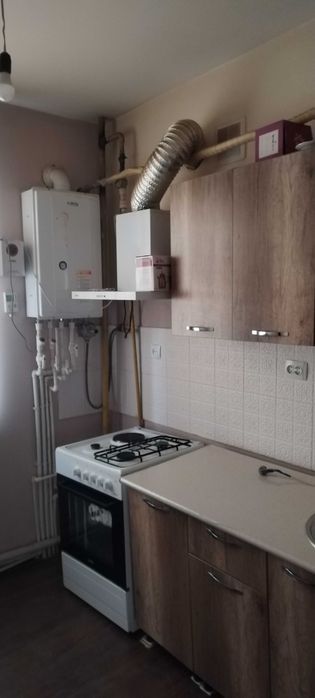 Yangiyol Gulbahor 1 maktab oldida