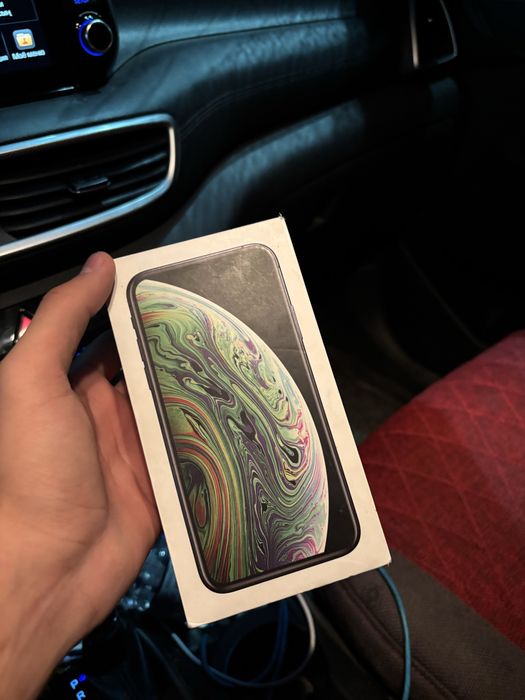 Продам Iphone XS