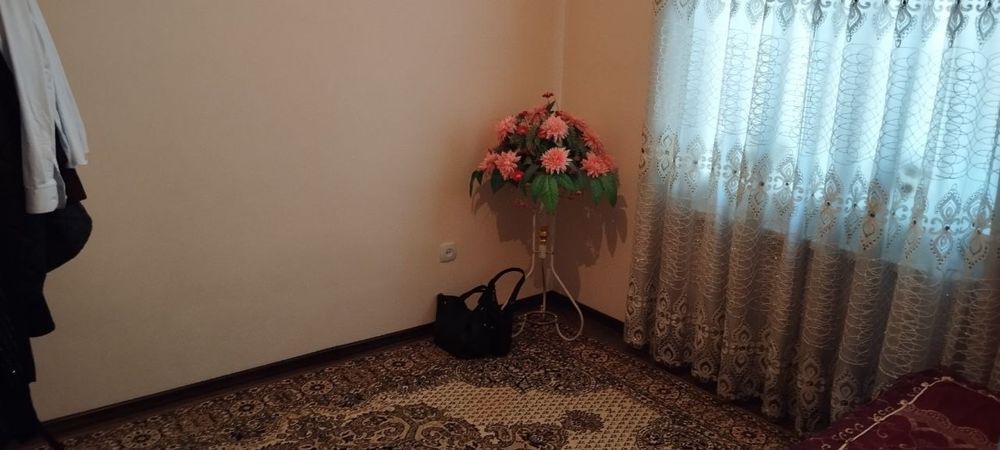 котедж сотилади.