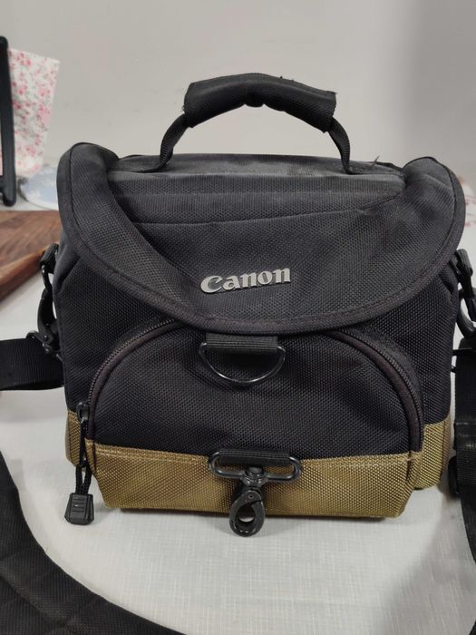 Фотоапарат canon 1200d