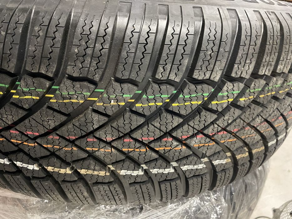 Зимни гуми чисто нови 235/55R19 Bridgestone Blizzak LM005 ч