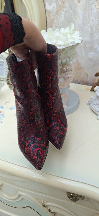 Ghete,botine Superbe