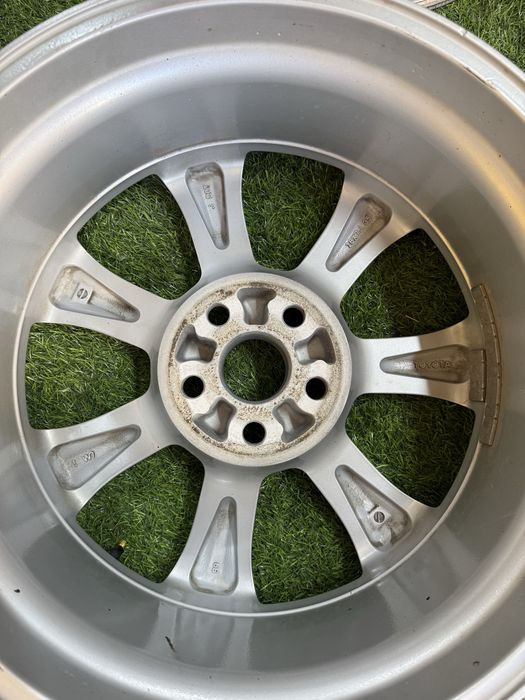 Оригинальные литые диски Toyota R18
