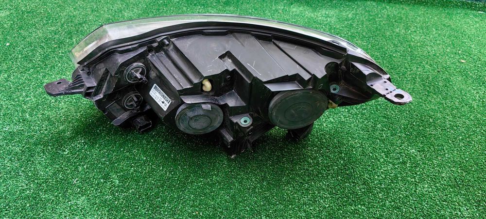 Десен фар за Toyota Proace / Тойота Проейс