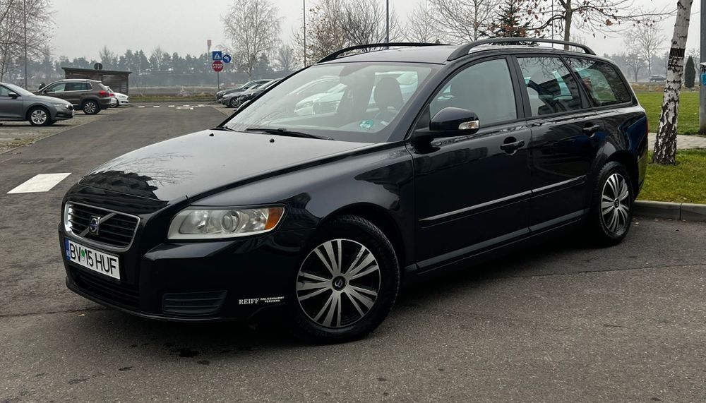 Volvo V50 - Facelift 2010 // 1.6 diesel // 2599 euro