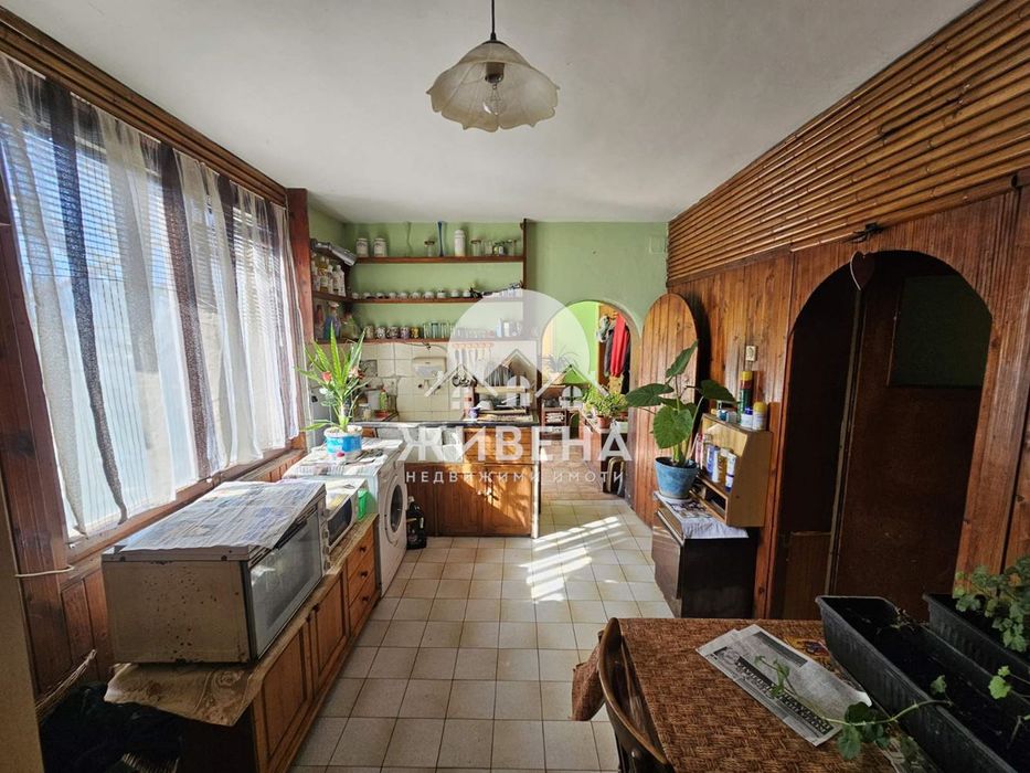 Продавам двуетажна къща в с.Константиново, РЗП: 136 кв.м