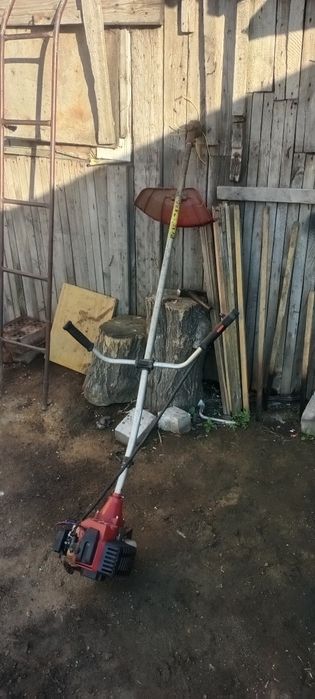 Продам тример бензиновый