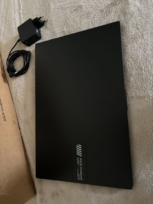 Лаптоп Asus Vivobook E1504F