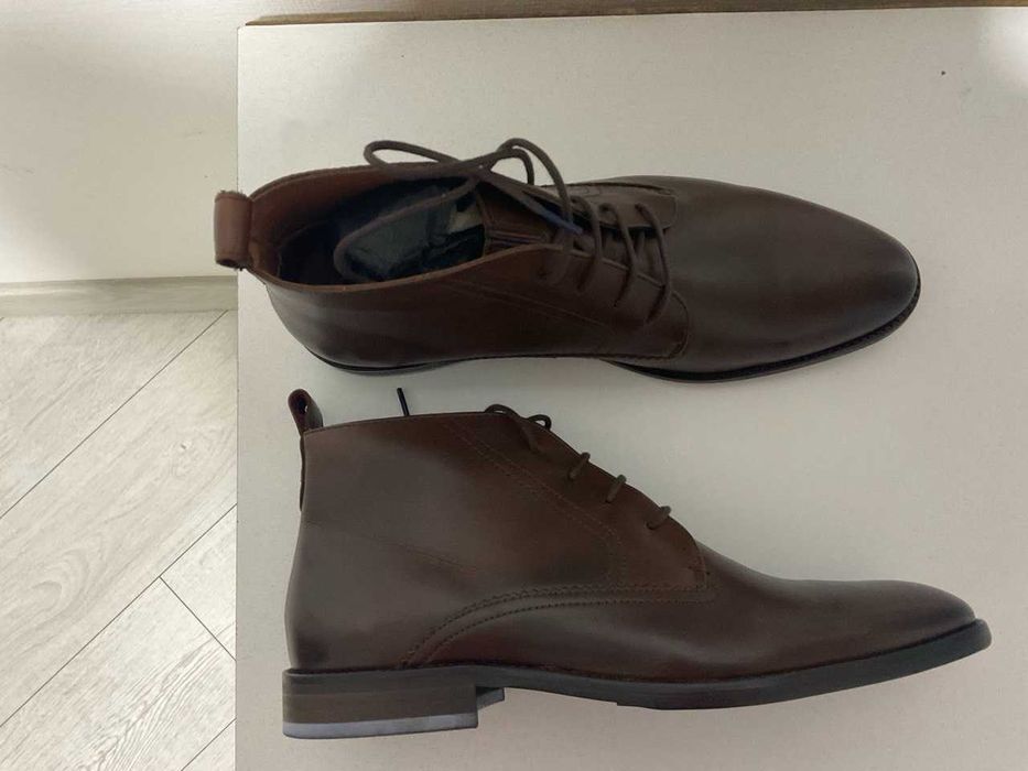 Ботинки мужские кожаные TOMMY HILFIGER (Португалия) размер 42. Новые.