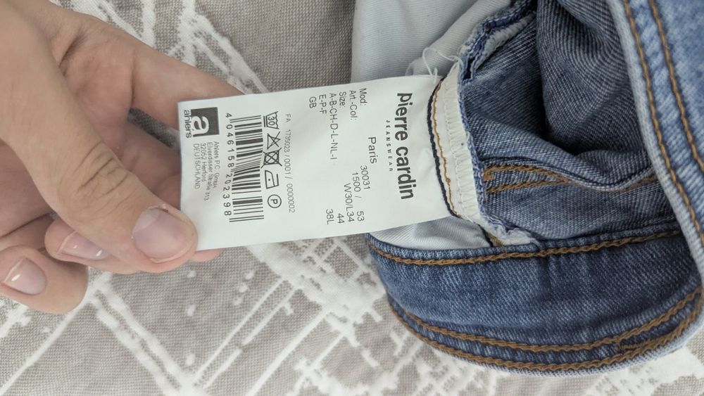 Продам джинсы Pierre cardin