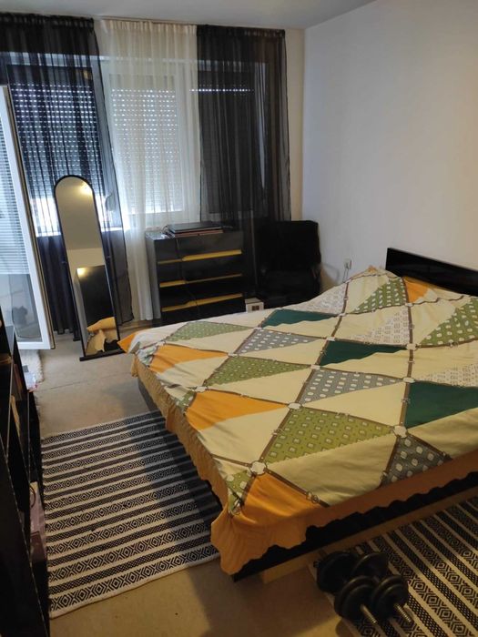 Продава се Тристаен апартамент в Плевен, Идеален център - 131 кв.м за 1756 €/кв.м - Снимка #2