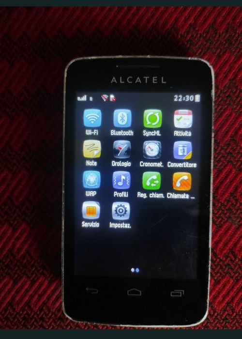Telefon  Alcatel cu touchscreen și camera