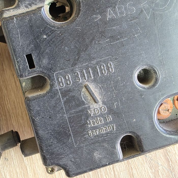 Щиток приборов Гольф 3