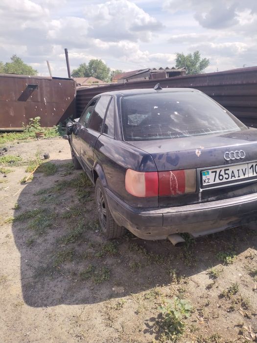 Продам ауди б4 в аварийном состоянии