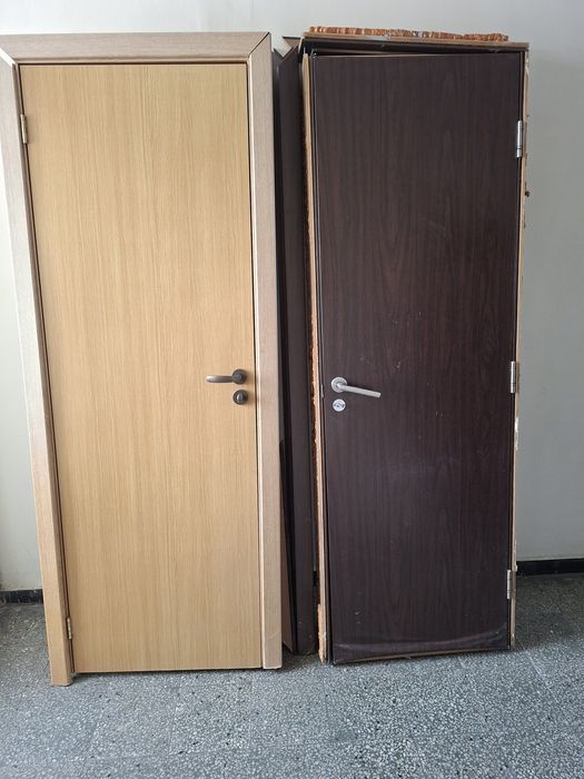 Продавам интериорни врати