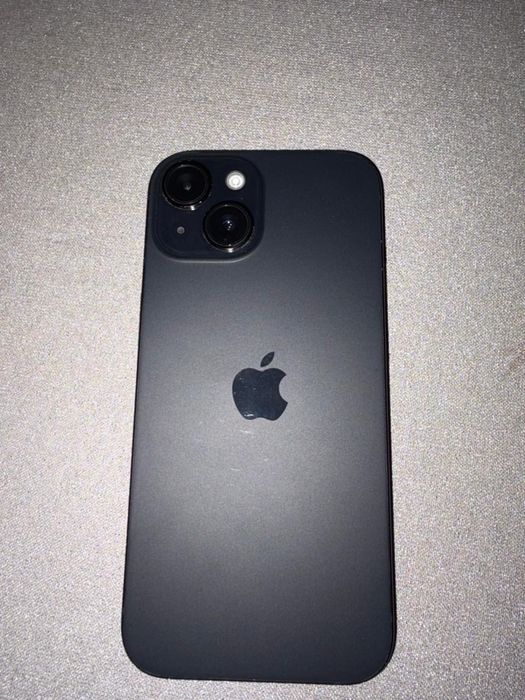 Продаю Айфон 15 в отличном состоянии