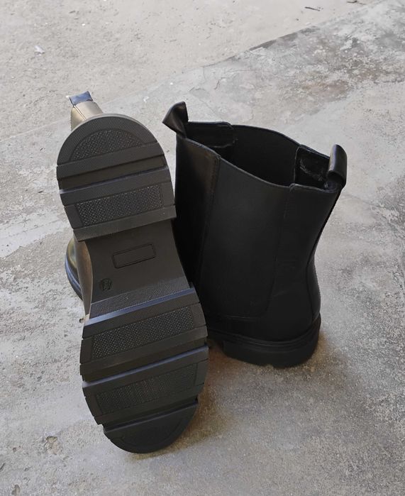 Vând ghete de damă, piele naturală