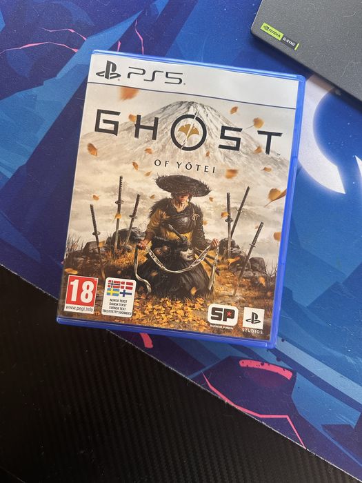 Vand Playstation5 varianta cu disk, maneta, jocuri si stand incarcare