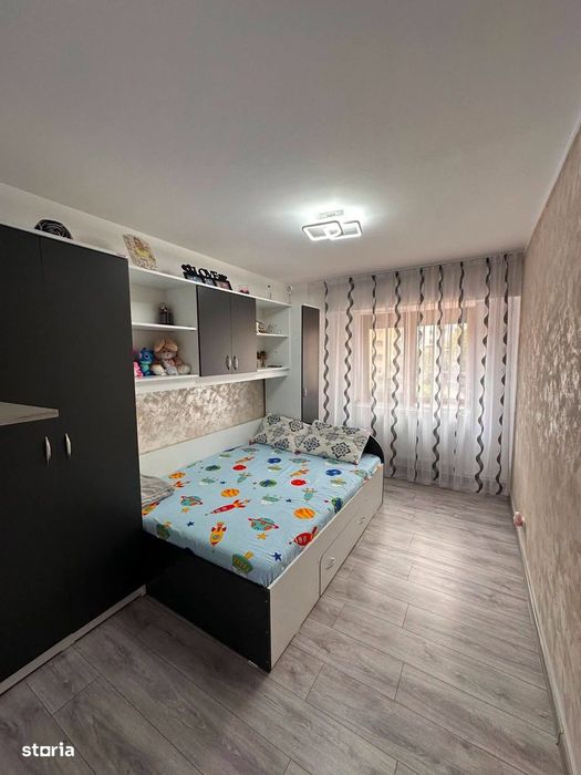 De vanzare apartament cu 3 camere si balcon, etajul 2, renovat, 70mp