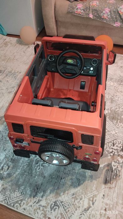 Продам игрушечную машину