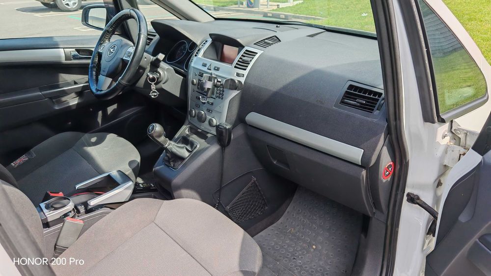 Autoturism Opel Zafira B