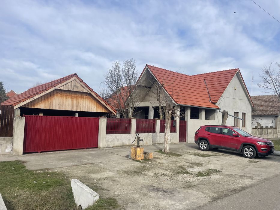 Casa de vanzare loc Pustinis com Uivar