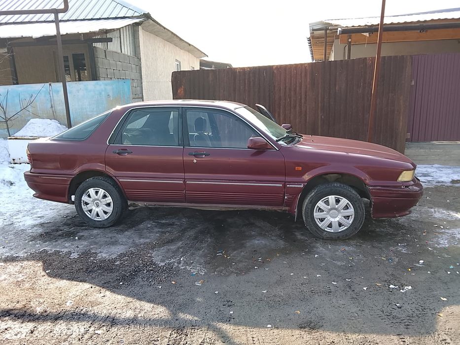 Машина Mitsubishi galant