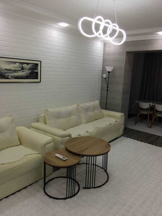 №3842.Сдам Семейной паре 2х-комнатную квартиру Премиум  класса.