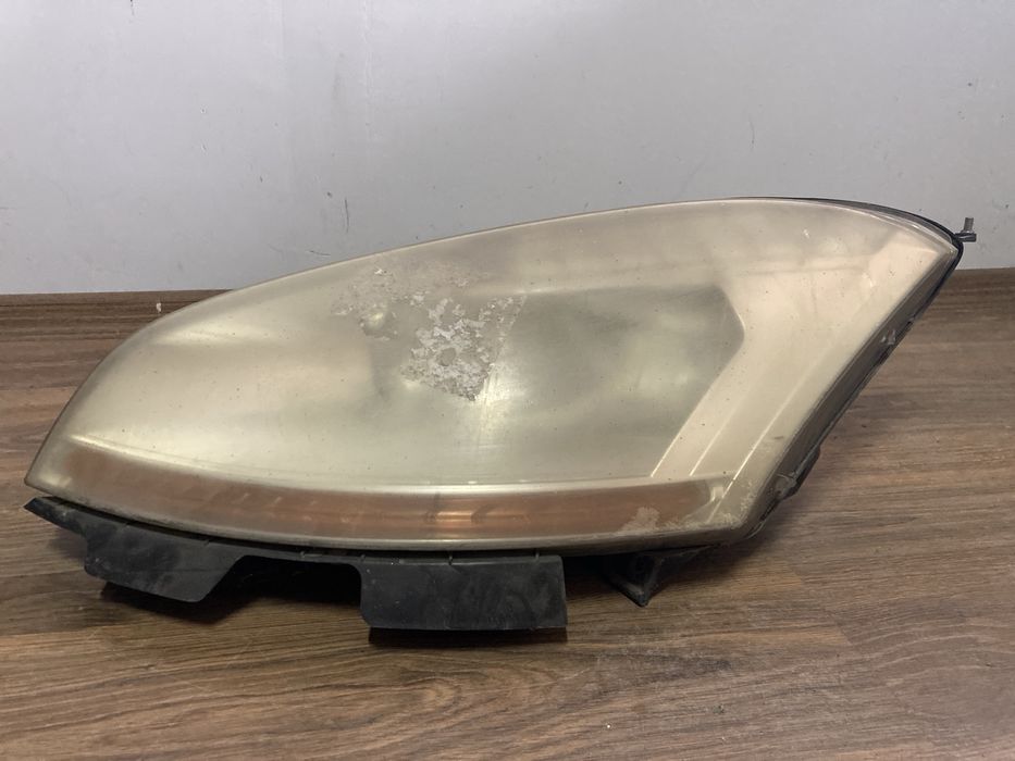 Ляв фар за Citroen C4 Picasso / Ситроен Ц4 Пикасо 2007г