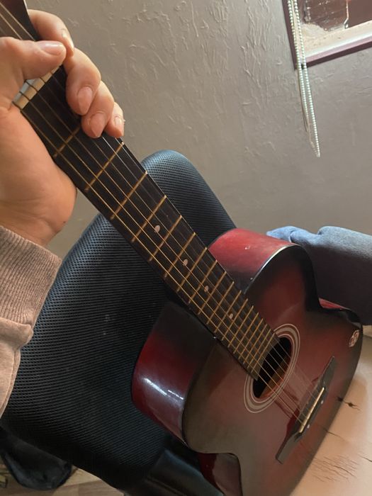 Гитара Саттылады байсерке