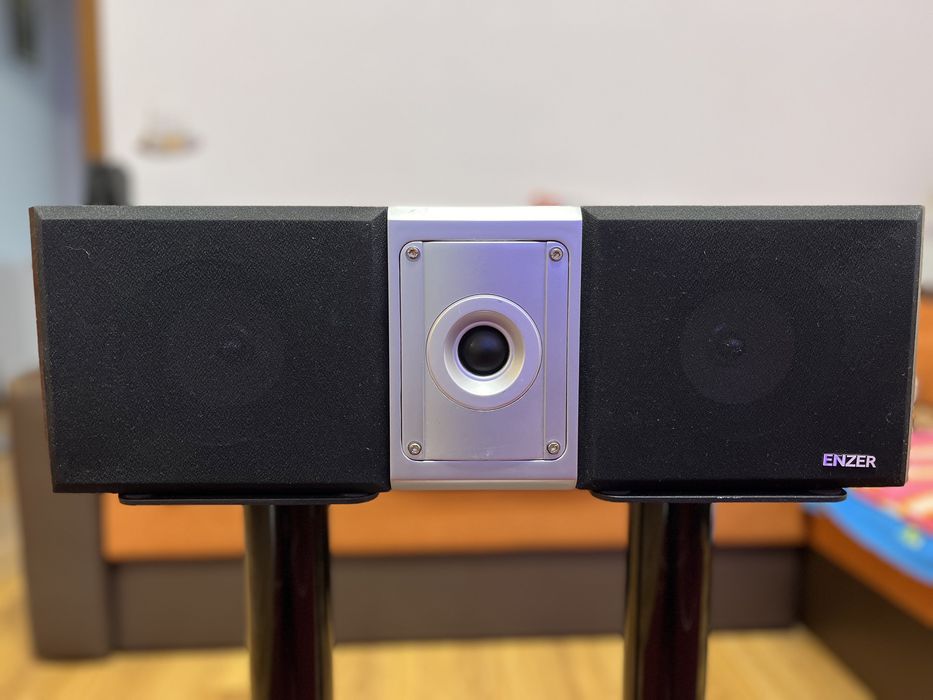 2 sateliti + centru  pentru sisteme home cinema